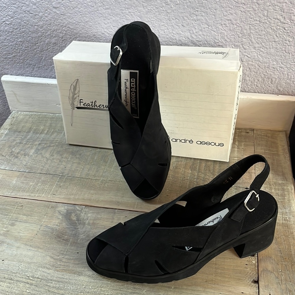 Andre Assous Featherweights (Nordy) Carla Black Nubuck platform Heels- Sz 9.5 N